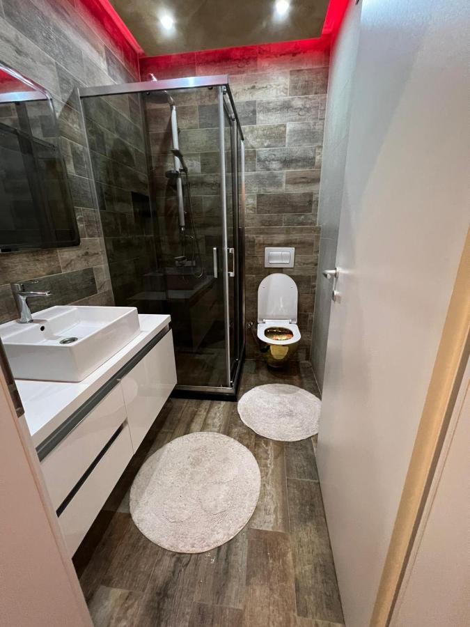 Luxurious Apartment With City View Πρίστινα Εξωτερικό φωτογραφία
