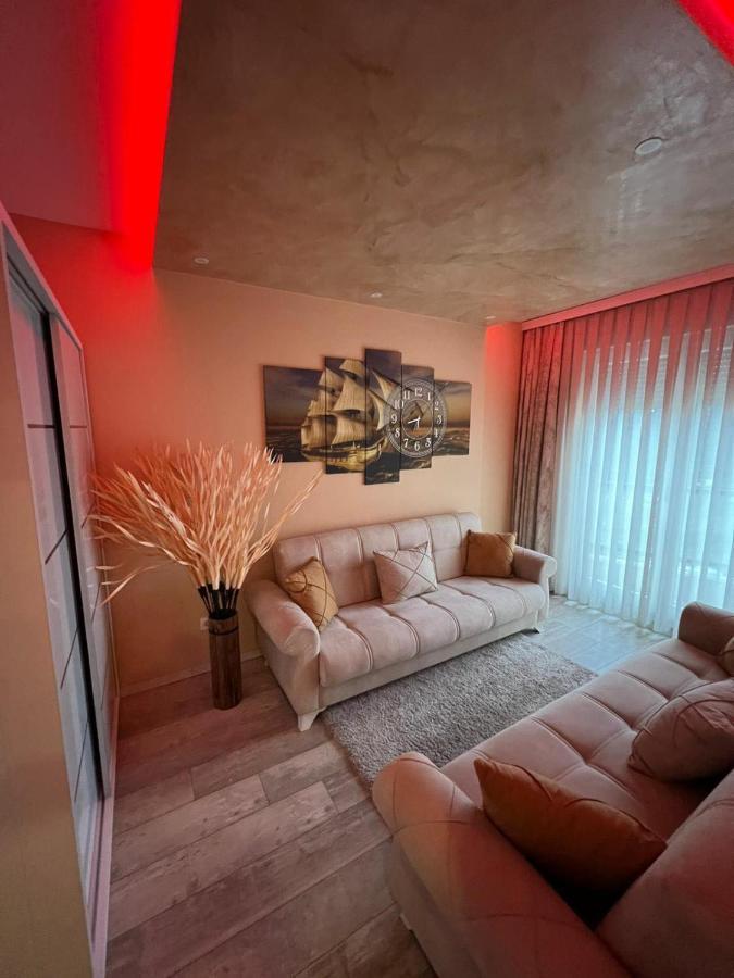 Luxurious Apartment With City View Πρίστινα Εξωτερικό φωτογραφία