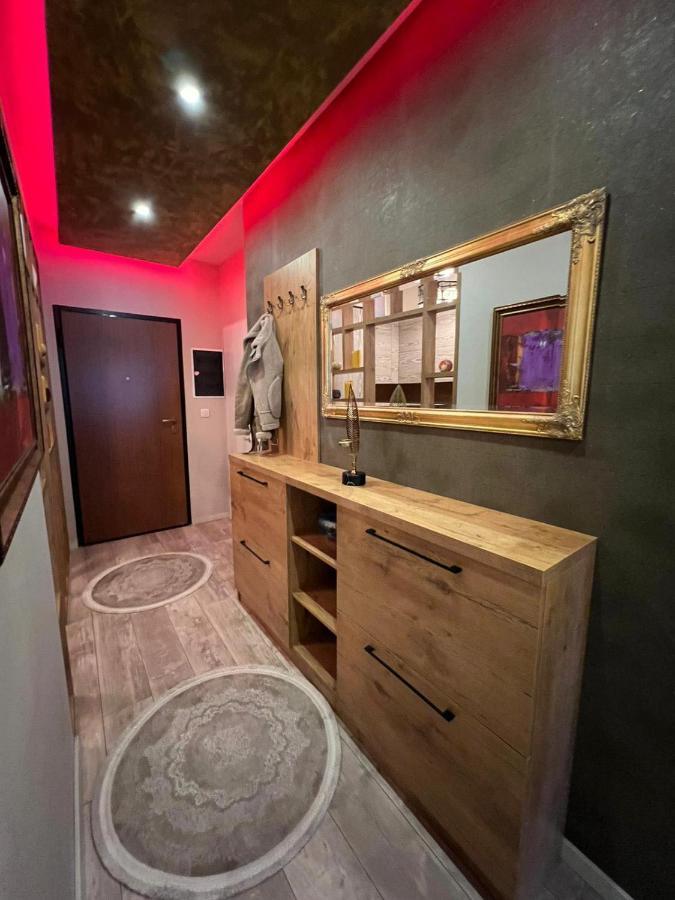 Luxurious Apartment With City View Πρίστινα Εξωτερικό φωτογραφία