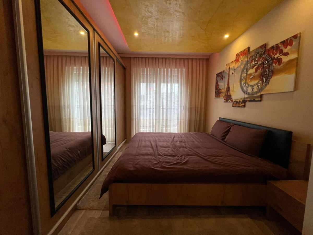 Luxurious Apartment With City View Πρίστινα Εξωτερικό φωτογραφία